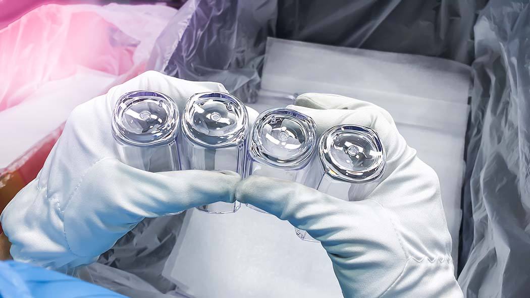 Low-volume plastic injection molding for small series production